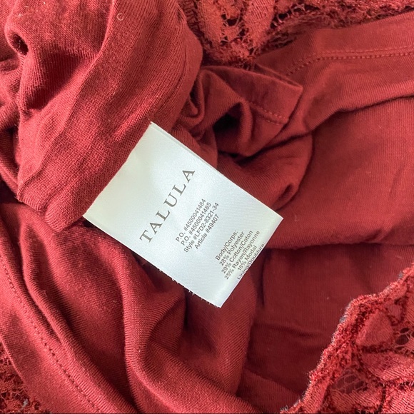 2/$60💛 CLOSET CLEAN OUT: Aritzia lace dress - Picture 4 of 9